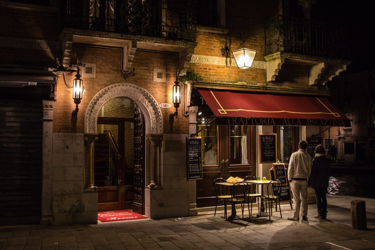 ein italienisches Restaurant von außen.